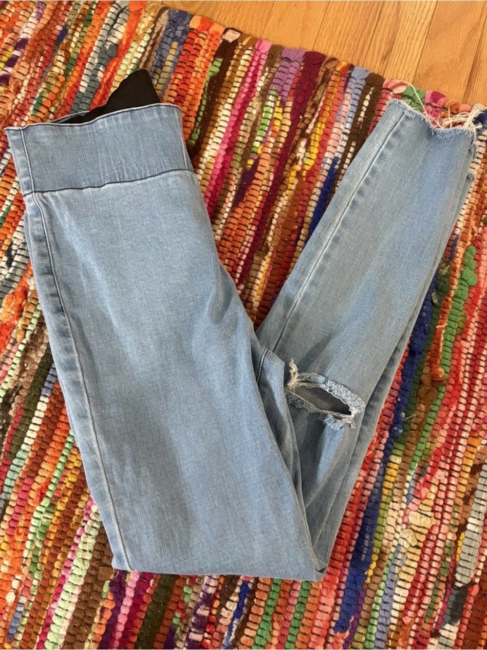 Show me your Mumu Light Wash Distressed Blue Soho Skinny Jeans size small